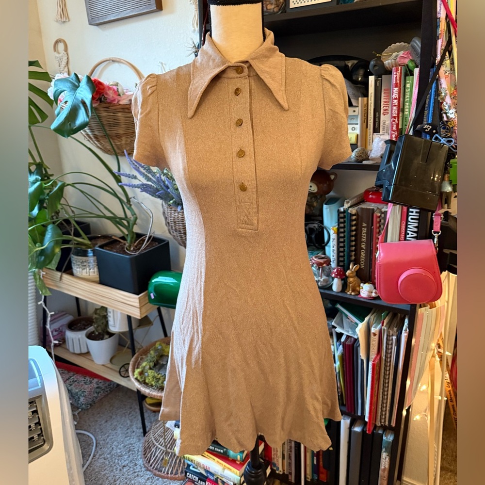 Young innocent arpeja collared short sleeve dress